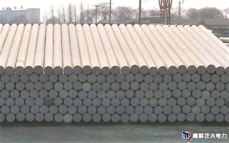 路燈電線桿又可以分為錐形桿和等徑桿，錐形桿的稍徑一般為φ150mm-φ470mm，錐度為1:75