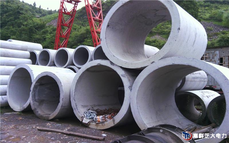 水泥壓力管因為是拿水泥制作而成的,所以即使污水里面含有很多雜質也是沒有關系的